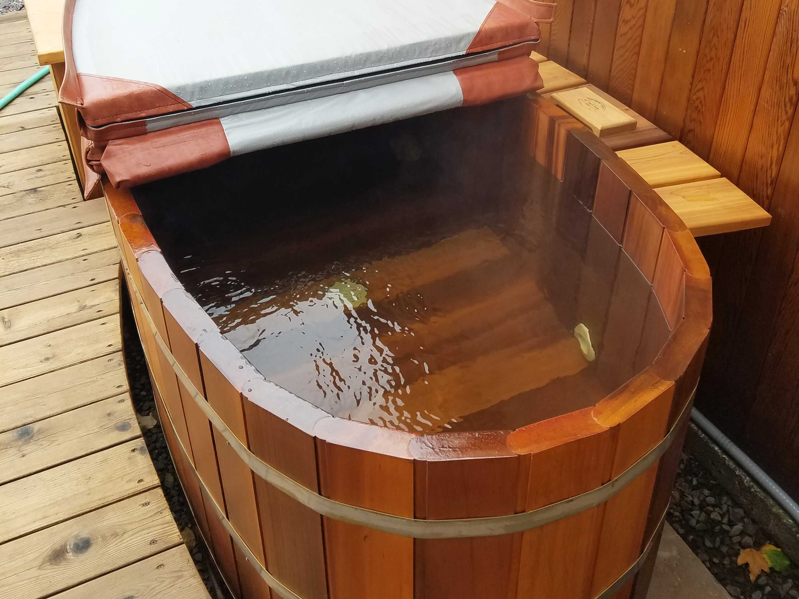 Japanese soaking tub outdoor discount